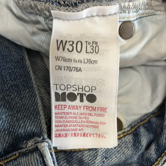 Topshop MOTO Women’s 30 (10) x30 Distressed Hem Light Wash Jeans - Picture 4 of 6